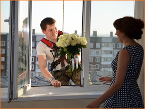 Поздравление жены с 8 марта через окно